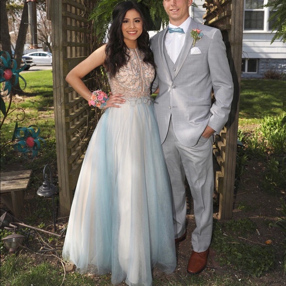 Prom dress - Picture 2 of 3